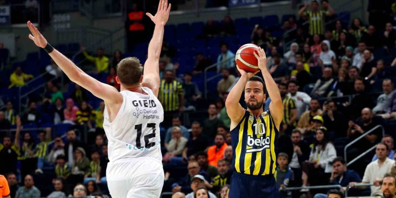 Türkiye Sigorta Basketbol Süper Ligi: Fenerbahçe: 79 - Merkezefendi Belediyesi: 72