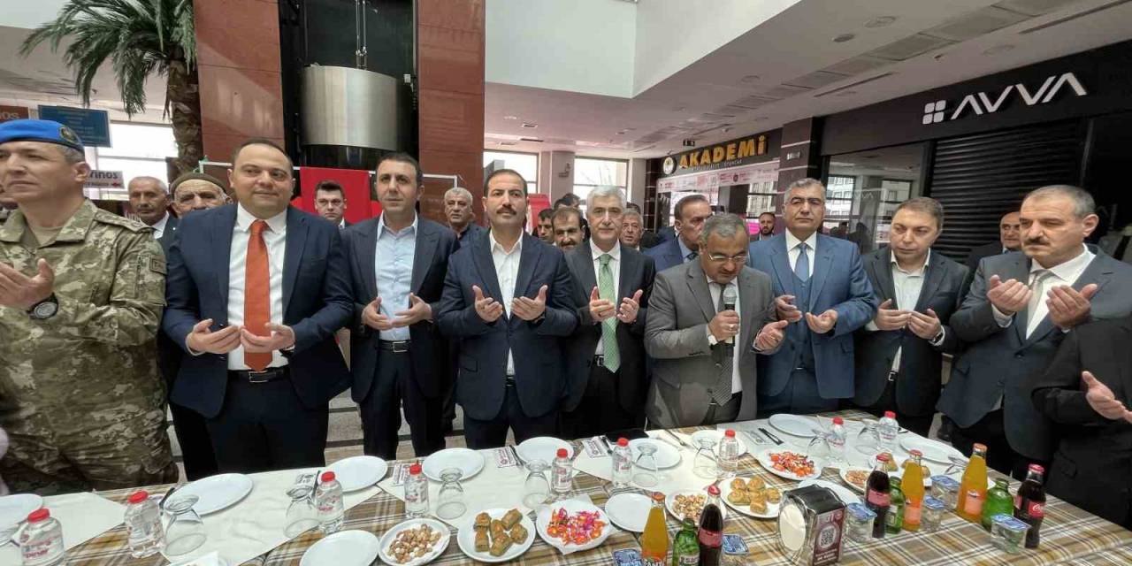Tatvan’da Bayramlaşma Töreni Yapıldı
