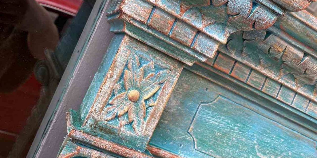 Asırlık Çerçevelere Hayati Dokunuş