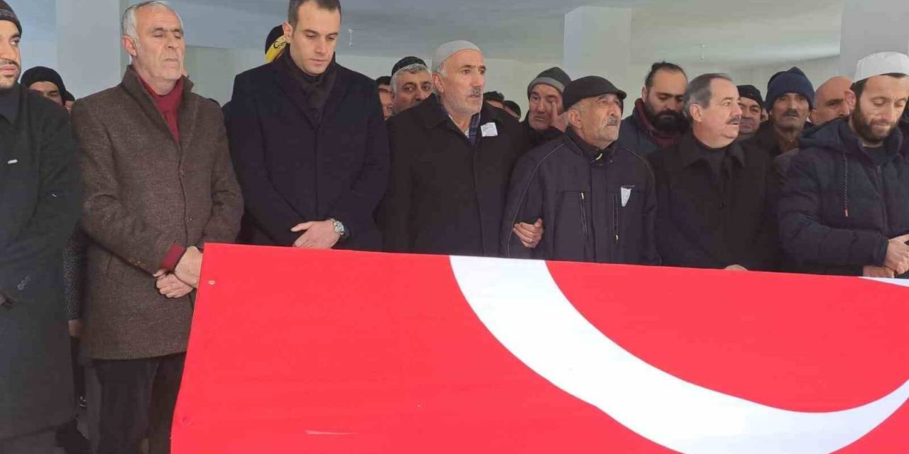 Depremde 15 Yılın Ardından Dünyaya Gelen Oğlunu Kaybeden Babanın Buruk Bayramı