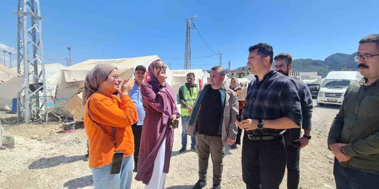 Vali Memiş, Afetzede Aileleri İlk Bayramlarında Yalnız Bırakmadı