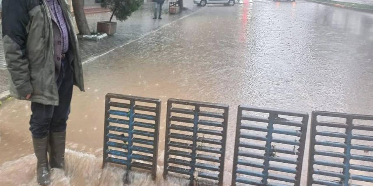 Adana’da 1 Saatte Metrekareye 37 Kilogram Yağış Düştü