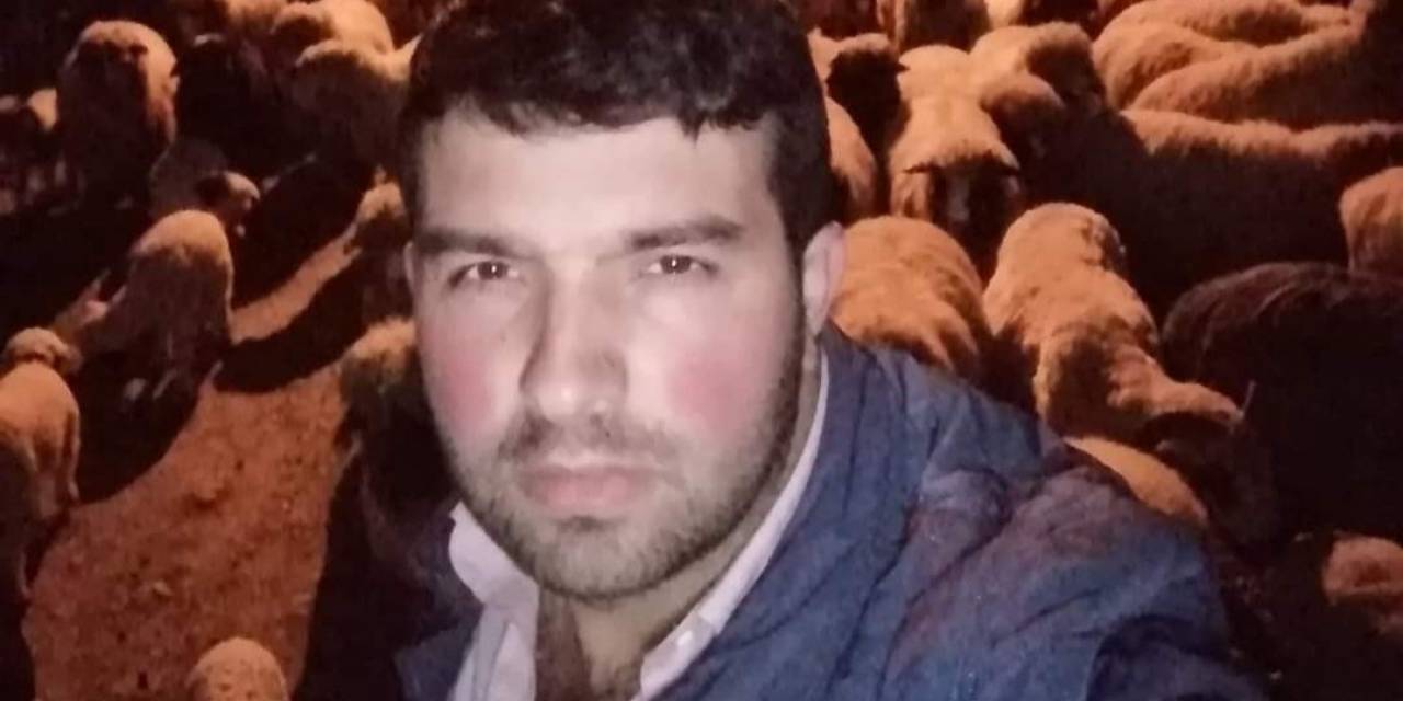 Eşiyle Mesajlaştığı İçin Aralarında Husumet Bulunan Akrabasını Öldürdü
