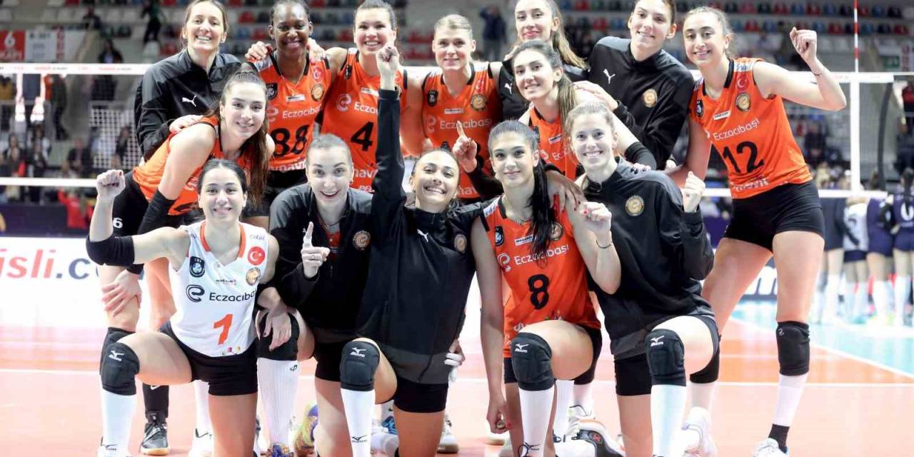 Eczacıbaşı Dynavit, Lig Etabını Yenilgisiz Tamamladı