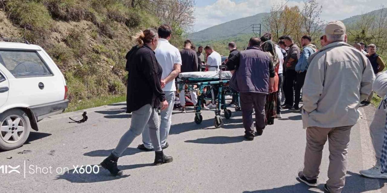 Alaplı’da Motosiklet Otomobille Çarpıştı: 2 Yaralı
