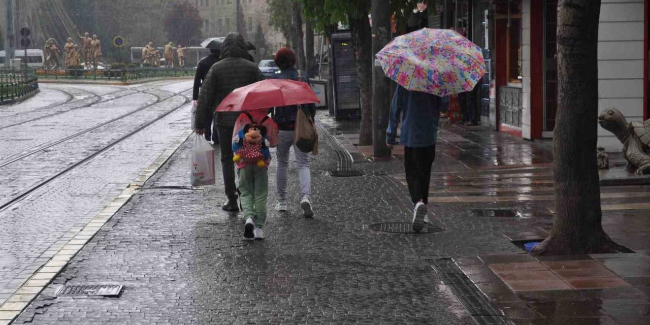 Bayramda Sağanak Yağmur Etkili Oldu