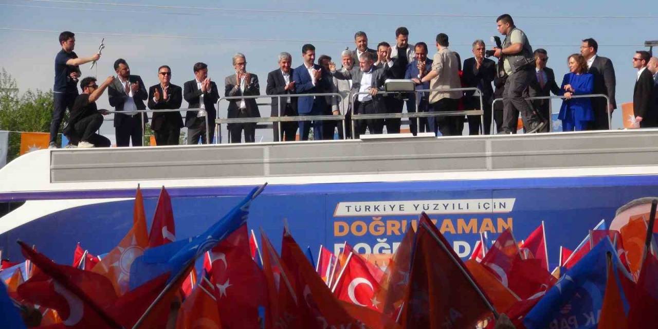 Bakan Nebati Silifke Yoğurdu İkram Edilince, "biri Yerken Başkası Bakmaz, Sonra Yiyeceğim" Dedi