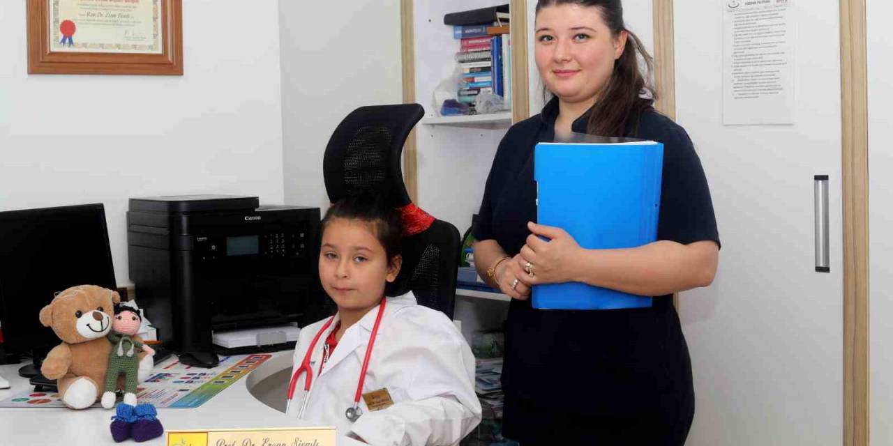 Prof. Dr. Sivaslı Koltuğunu Nehir’e Devretti