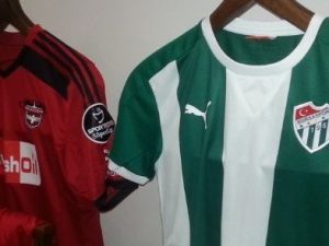 Bursaspor Sahaya ’Efsane Çubuklu’ Forması İle Çıkacak