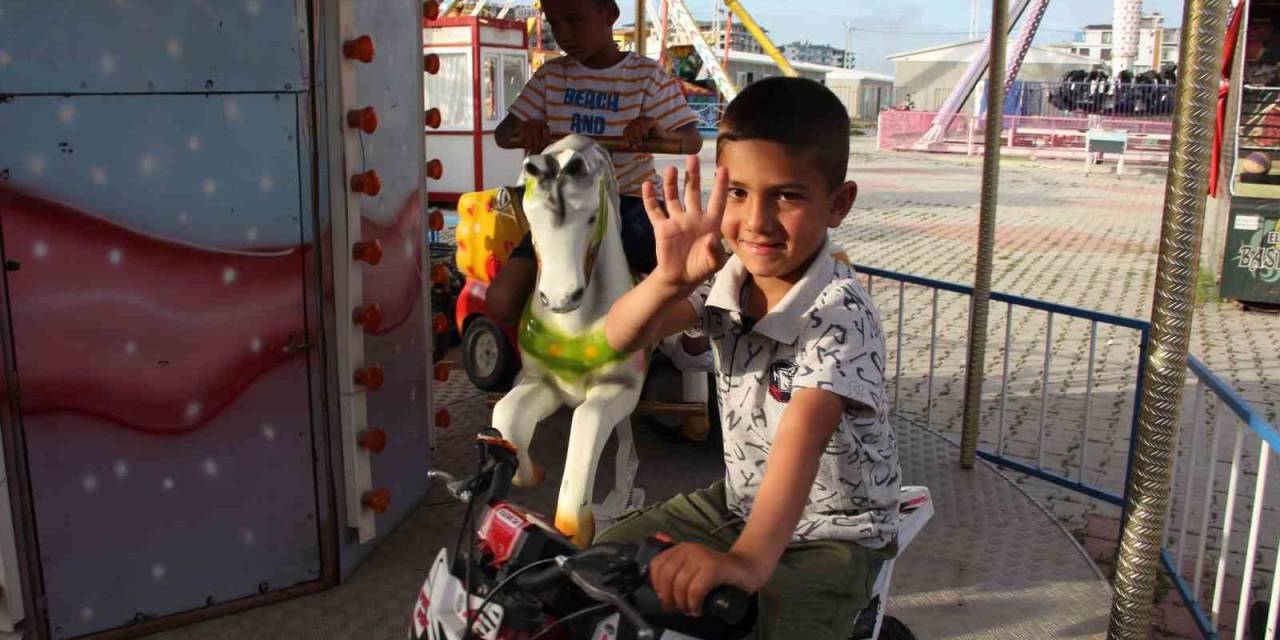 Hatay’da Lunapark Çocukların Yüzlerini Güldürdü