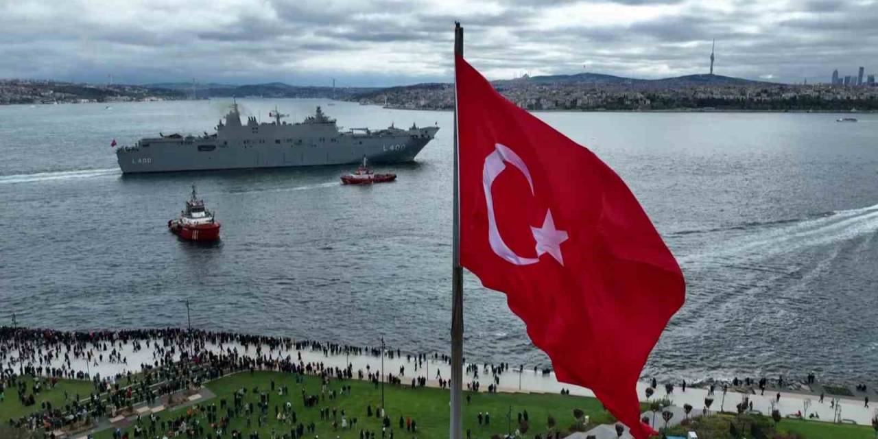 Tcg Anadolu Demir Aldı, O Anlar Dron İle Görüntülendi