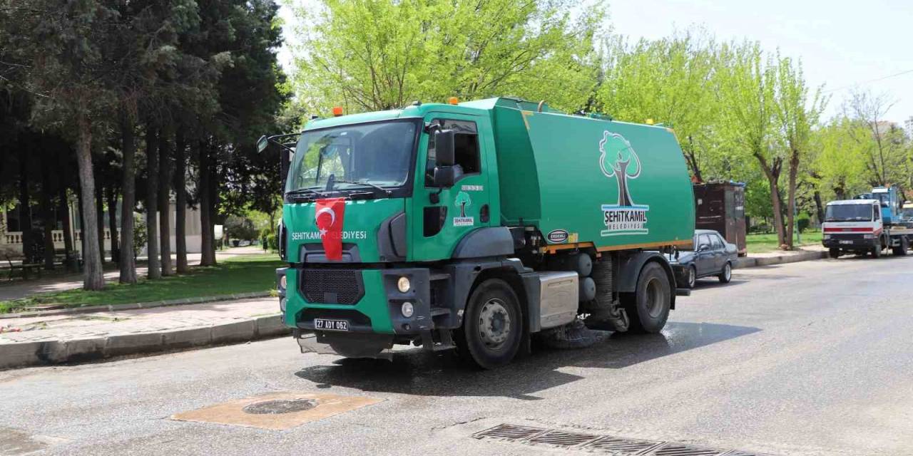 Şehitkamil’den Küsget’te Bayram Temizliği
