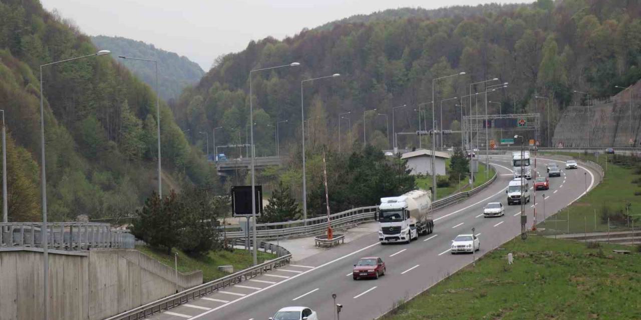 Otoyolun Bolu Geçişinde Ulaşım Rahat Sağlanıyor