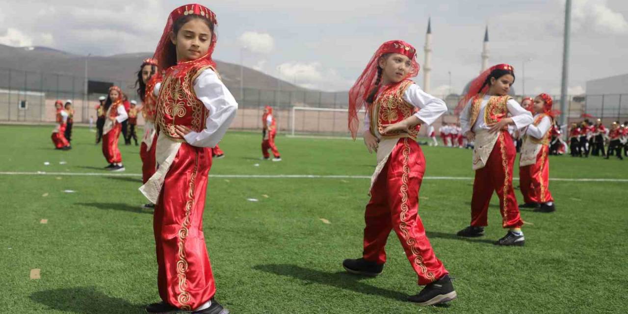 23 Nisan Ardahan’da Coşkuyla Kutlandı