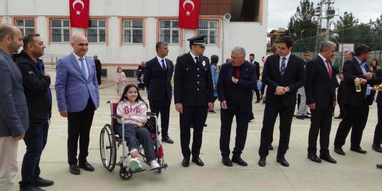 Gercüş’te 5. Sınıf Öğrencisi Tekerlekli Sandalye İle Bayramına Katıldı