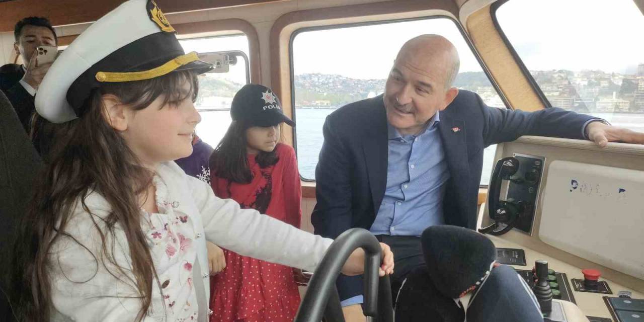 İçişleri Bakanı Soylu Çocuklarla Boğaz Turu Yaptı