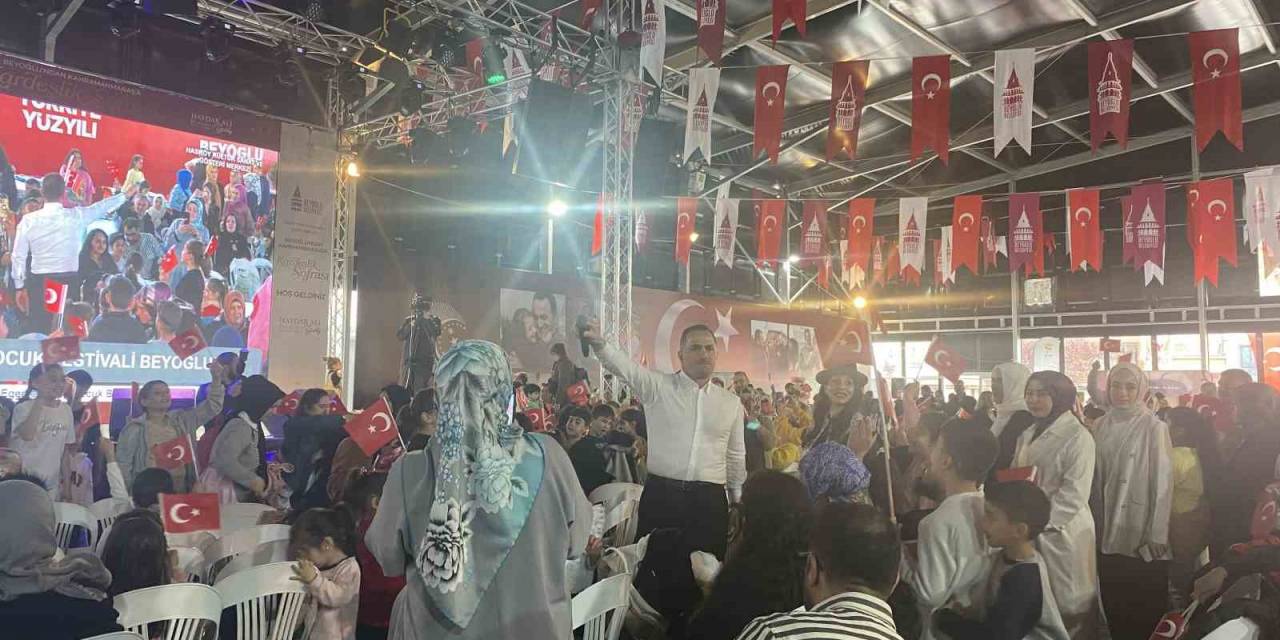 Depremzede Çocuklar Beyoğlu’nda Düzenlenen 23 Nisan Etkinliğinde Buluştu