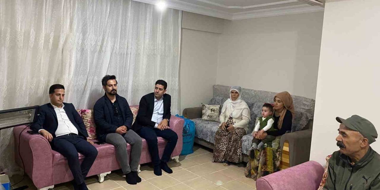 Öz Sağlık İş Sendikası’ndan Depremde Hayatını Kaybeden Vatandaşların Ailelerine Ziyaret