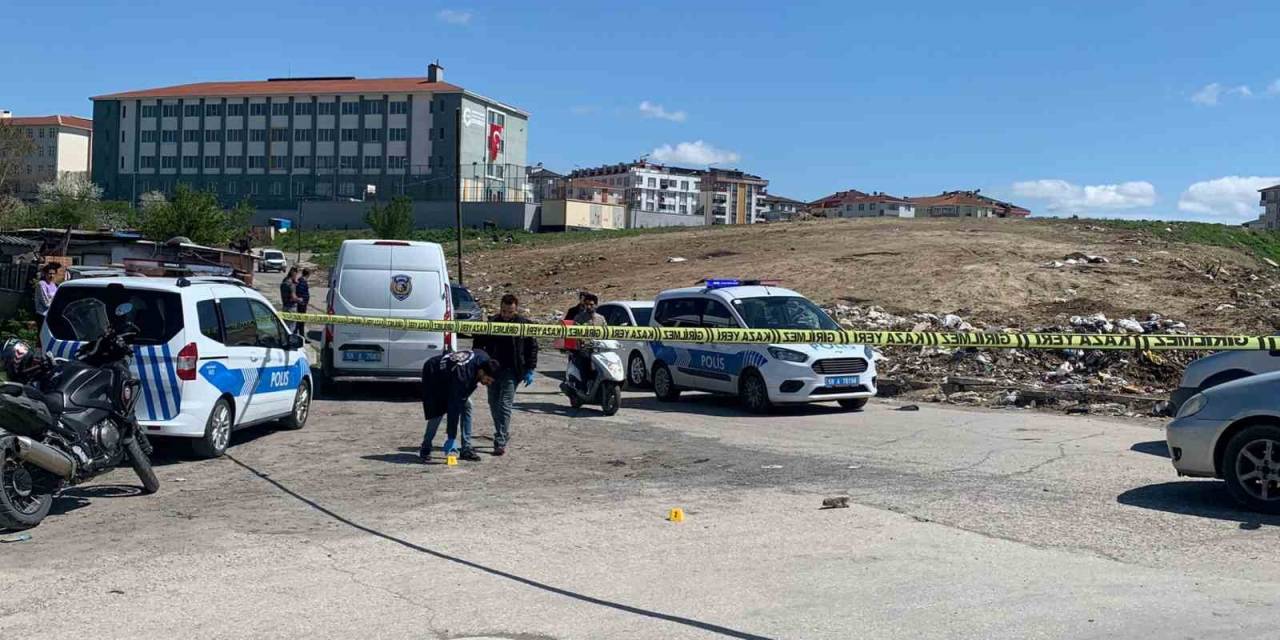 Çocuklara Şeker Dağıtan Polisler Kurşunlandı