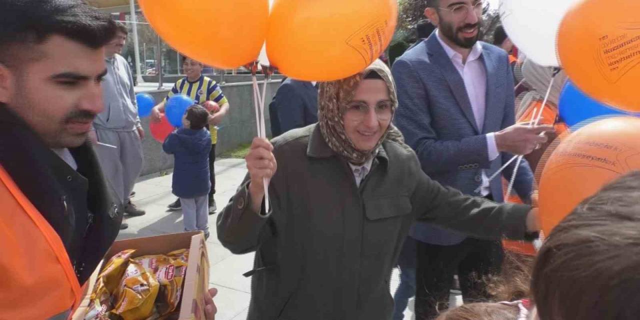 Ak Parti İstanbul 3. Bölge Milletvekili Adayı Kökçe, Küçükçekmece’de Çocuklarla Buluştu