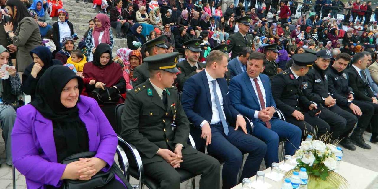 Posof’ta 23 Nisan Coşkusu