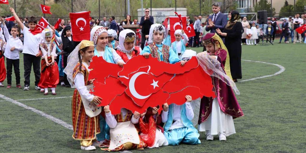 Oltu’da 23 Nisan Coşkusu