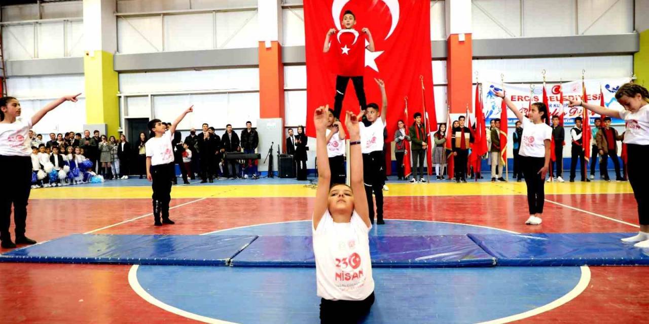 Erciş’te "23 Nisan" Coşkuyla Kutlandı