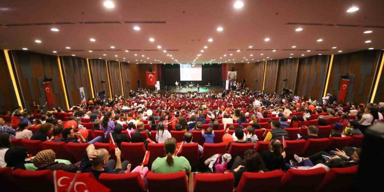 Merkezefendi’de Çocuklar 23 Nisan’da Doyasıya Eğlendi