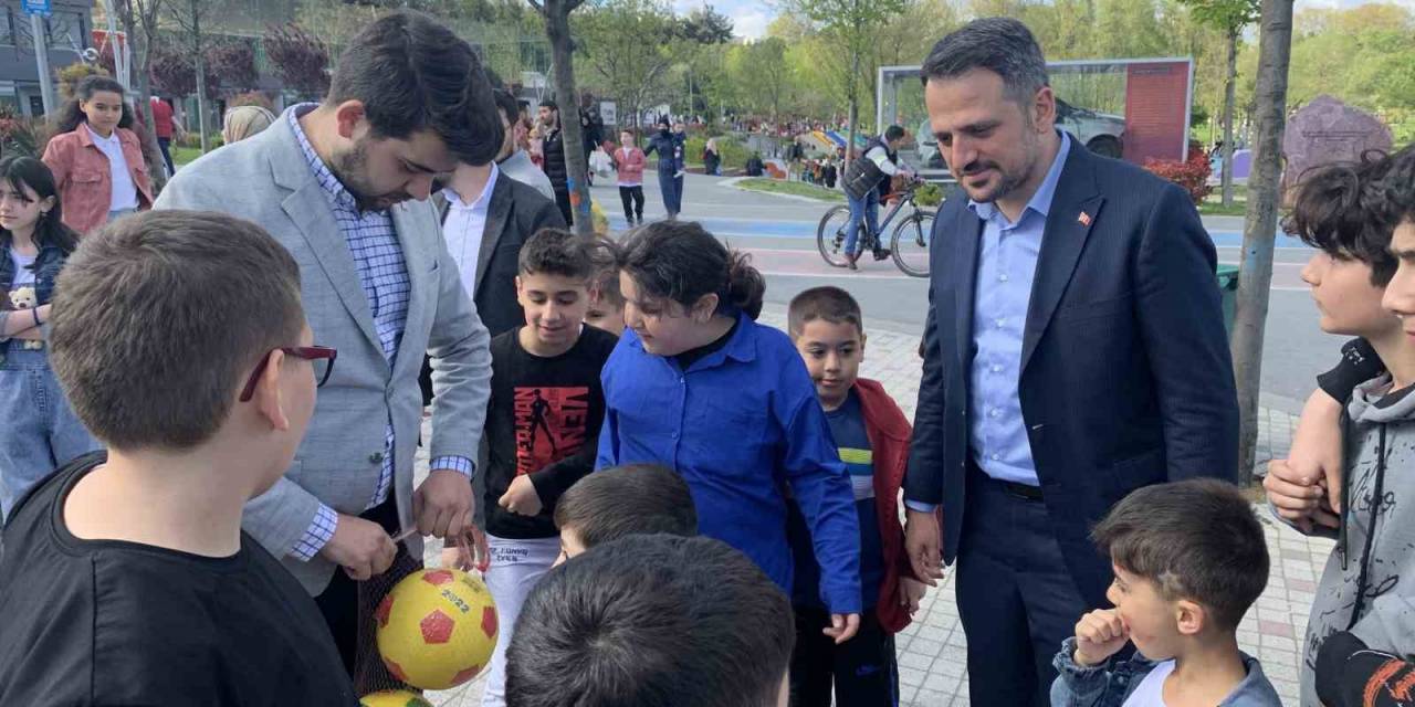 Ak Parti Milletvekili Adayı Eminoğlu, 23 Nisan’ı Çocuklarla Buluştu