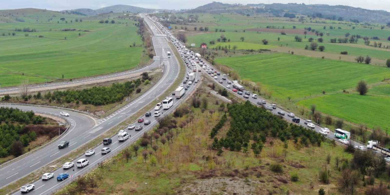 Karadeniz Bağlantı Yolundaki Uzun Araç Kuyruğu Dron İle Görüntülendi