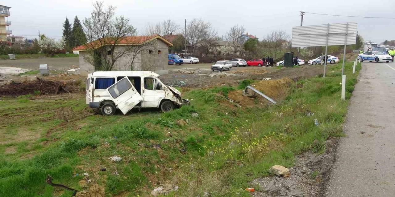 Uşak’ta Zincirleme Trafik Kazası: 5 Yaralı