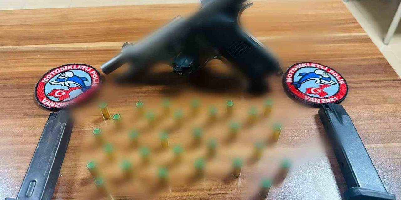 Van’da Değişik Suçlardan 15 Kişi Tutuklandı