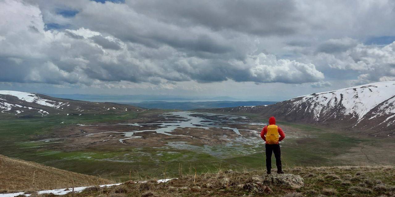 Van’daki Krater Gölünün Büyük Kısmı Kurudu