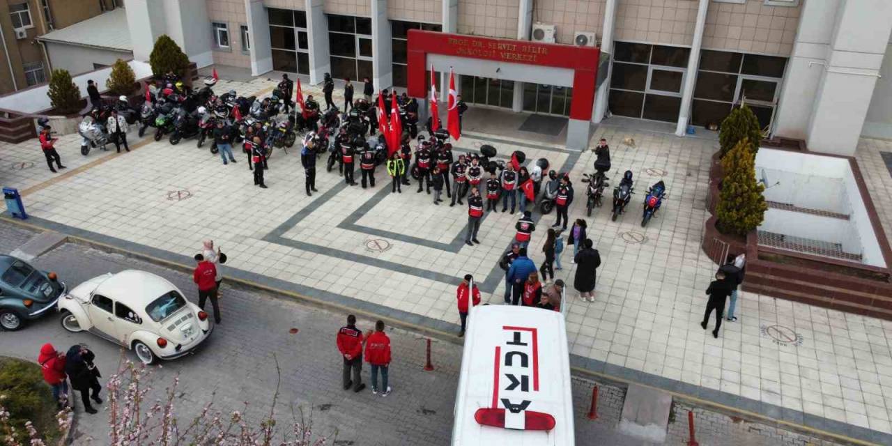 Onkolojide Tedavi Gören Çocuklar 23 Nisan Etkinliği Düzenlendi