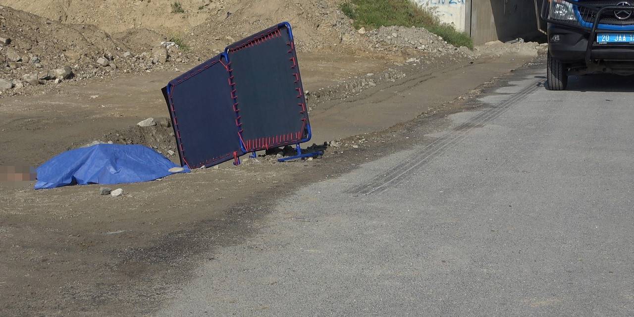 Bayram Trafiğinde Çarpılan Yayanın Cesedi Saatler Sonra Bulundu
