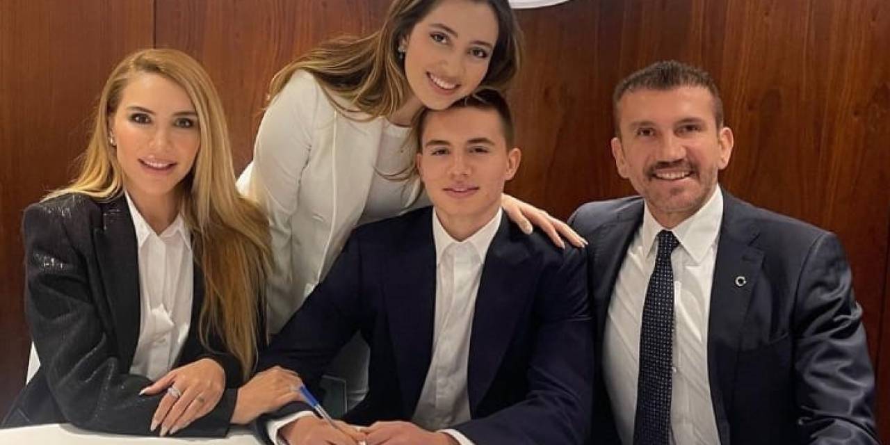 Rüştü Reçber’in Oğlu Burak, Queens Park Rangers’a İmza Attı