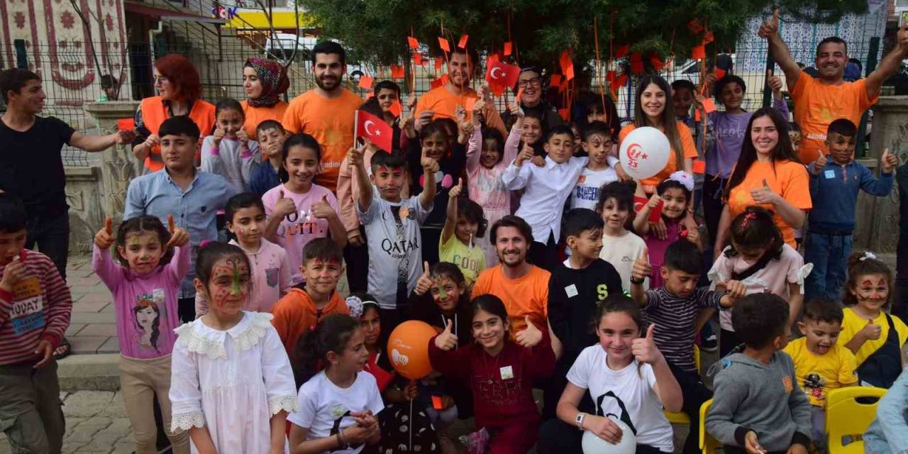 Kozluk’ta Çocukların Yüzünü Gülümseten Festival