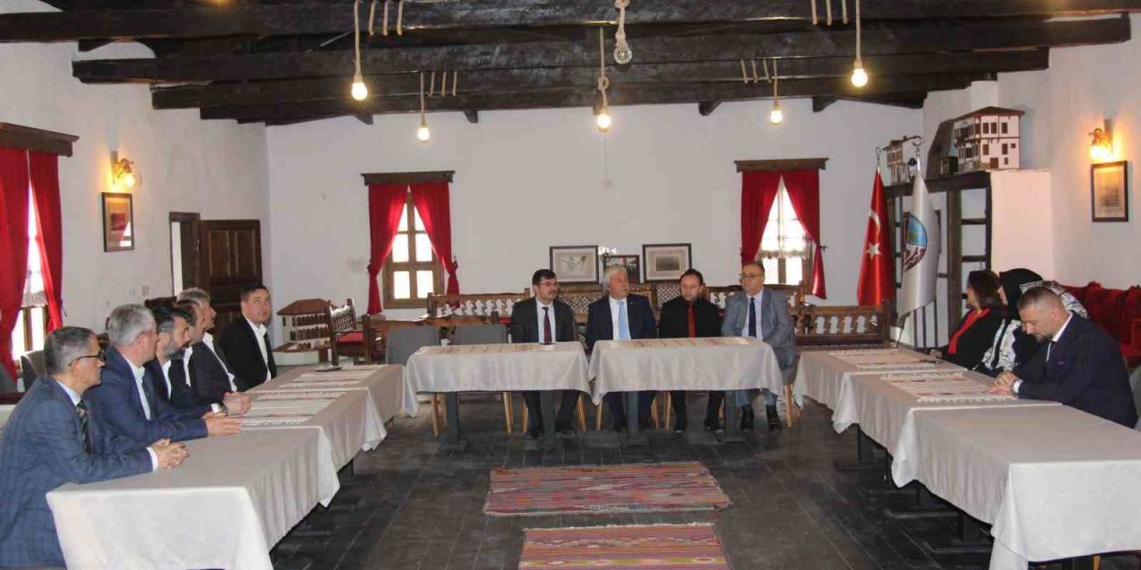 Başkan Şahin Spor Tesislerinde İnceleme Yaptı