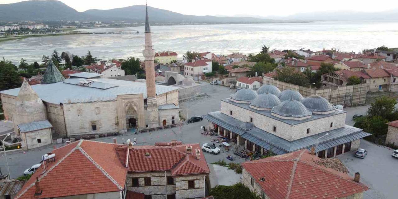 Eşrefoğlu Süleyman Bey Bedesteni Tarihi Kimliğine Yeniden Bürünüyor