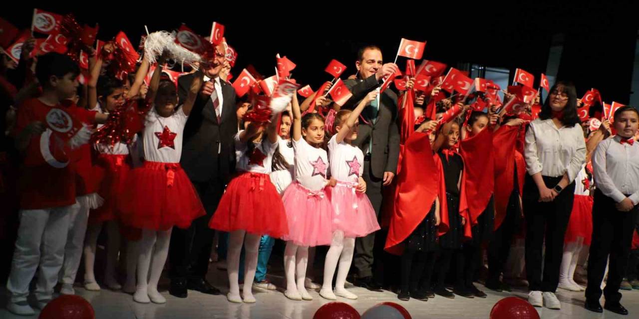 Hakkari’de 23 Nisan Coşkusu