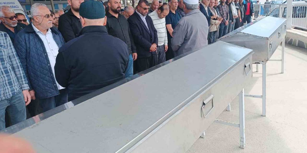 Sulama Kanalına Devrilen Araçta Hayatını Kaybeden Çift Toprağa Verildi