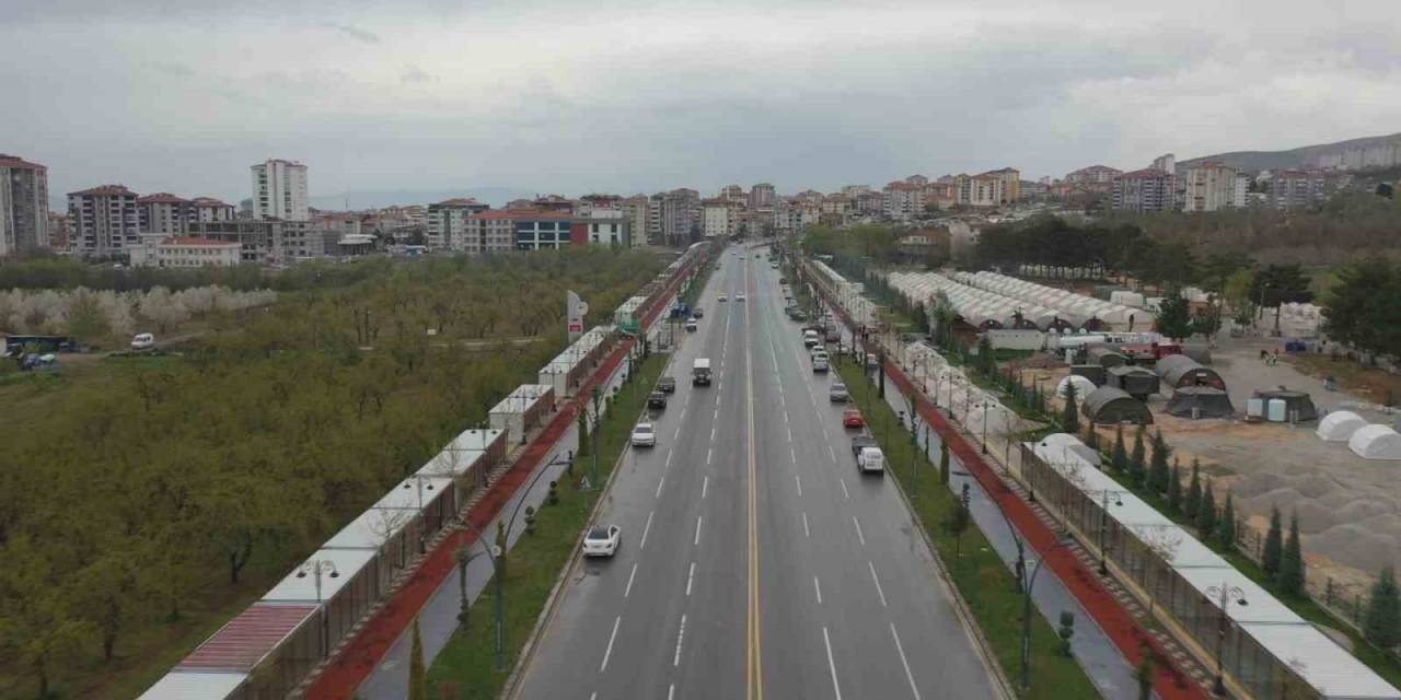 Yeşilyurt’ta Geçici İş Yerlerinin Kurulumu Tamamlandı
