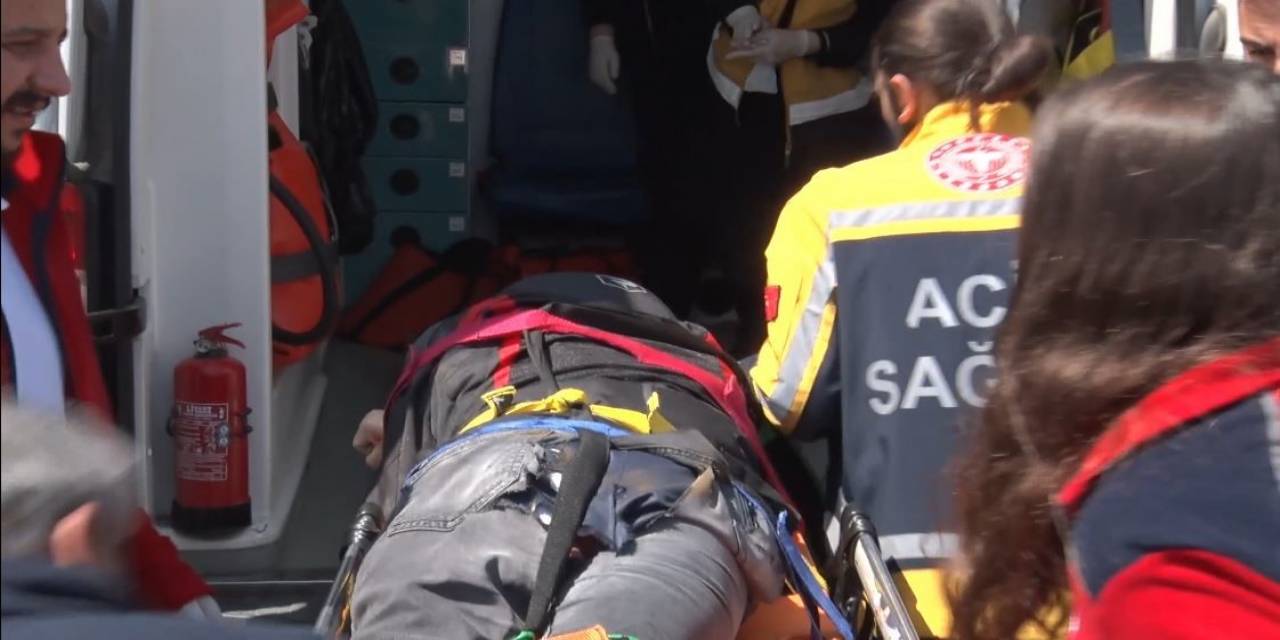 Tem Otoyolu’nda 5 Araçlı Zincirleme Kaza: 1’i Ağır 3 Yaralı
