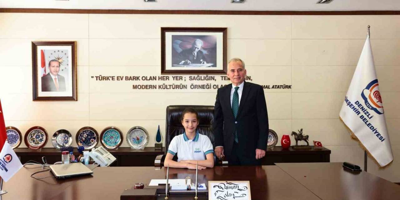 Başkan Zolan, Koltuğunu 4. Sınıf Öğrencisine Devretti