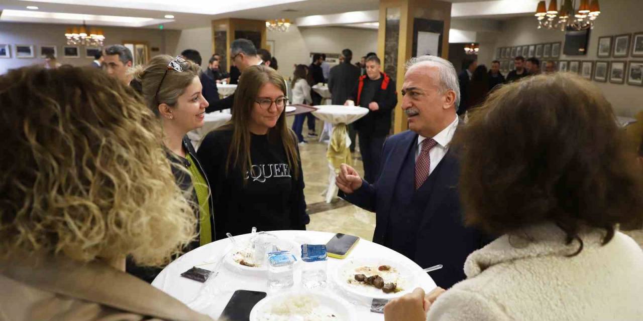 Atatürk Üniversitesinde Bayramlaşma Töreni Düzenlendi