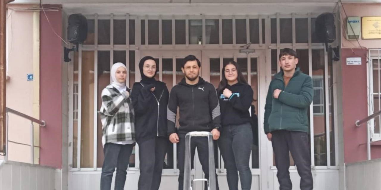 Türkiye Bilek Güreşi Milli Takım Seçmelerine Katılmak Üzere Yola Çıktılar