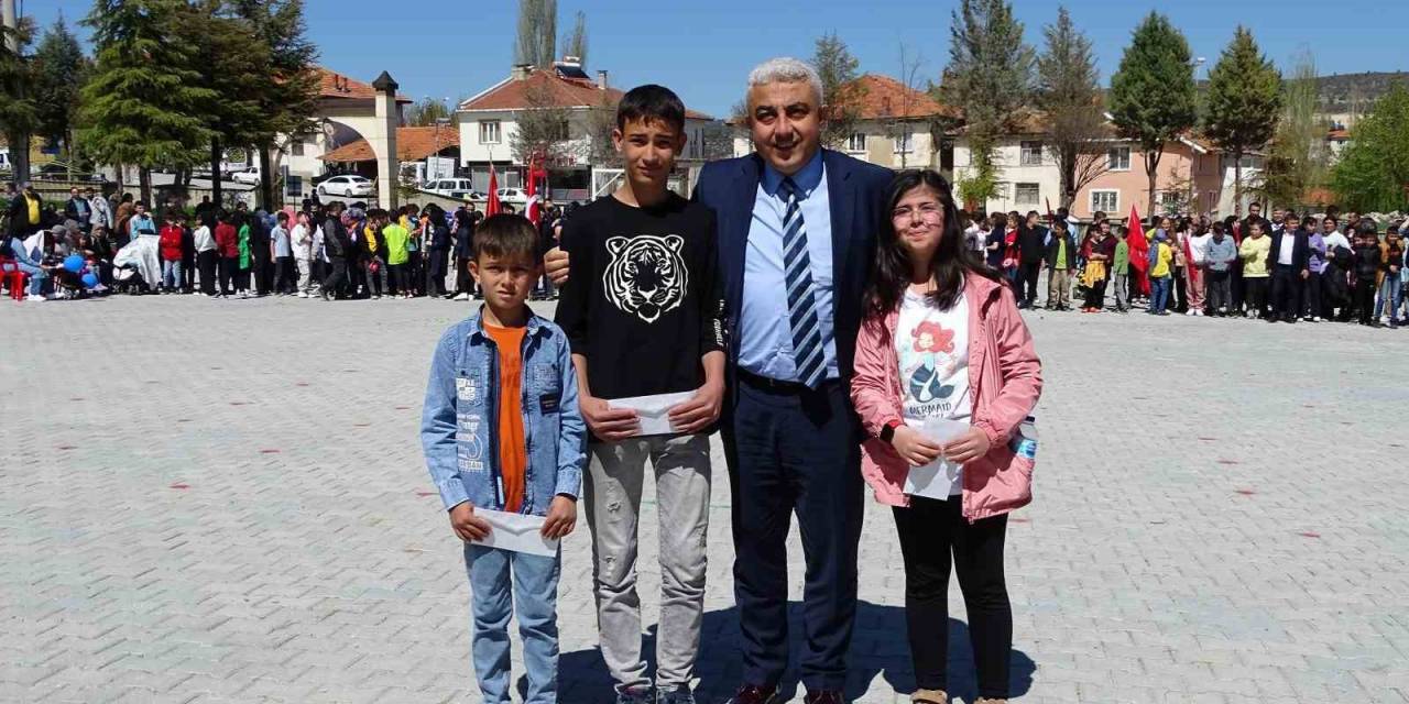 Hisarcık’ta Yarışmalarda Dereceye Giren Öğrenciler Ödüllendirildi