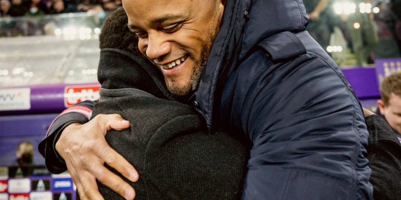 Vincent Kompany, İngiltere Championship’de Yılın Menajeri Seçildi