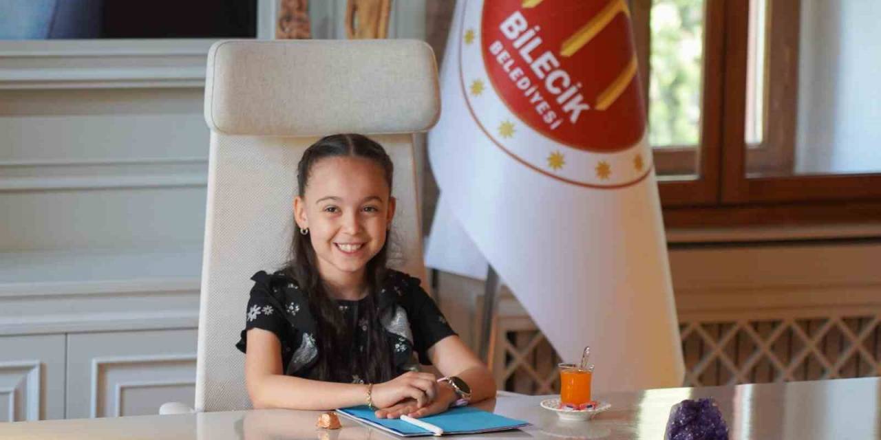 Belediye Başkan V. Subaşı Koltuğunu Öğrencilere Teslim Etti