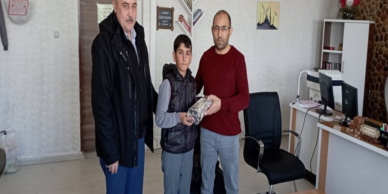 Ağrı’da Siyer Sınavında Dereceye Giren Yarışmacılara Ödülleri Verildi